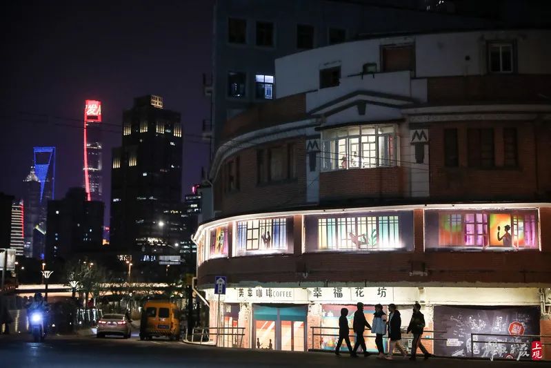 首映丨纪录电影《滚烫年华》：献给所有奋斗者